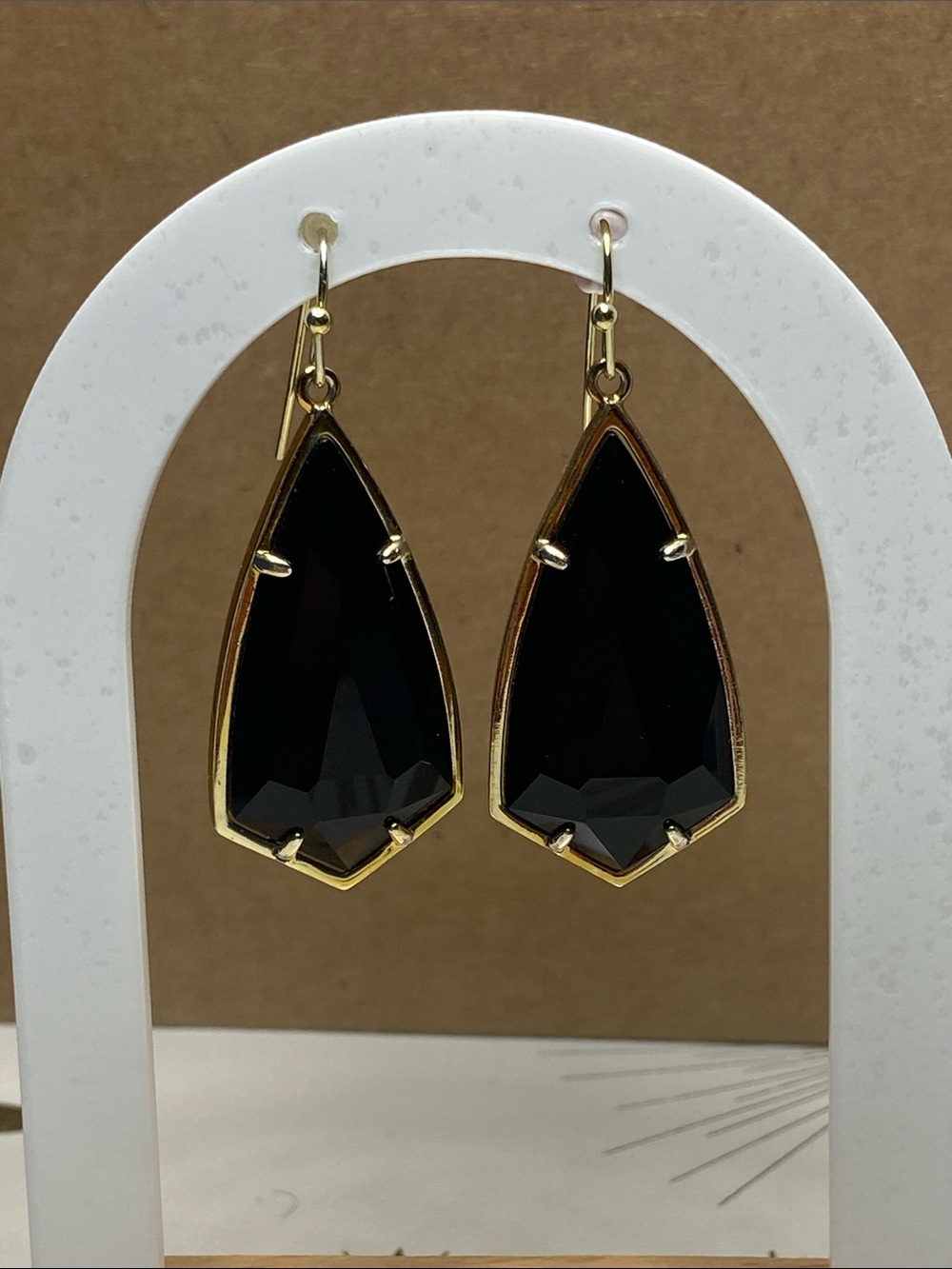 Kendra Scott Carla Multi-faceted Drop Earrings in Black with Gold.